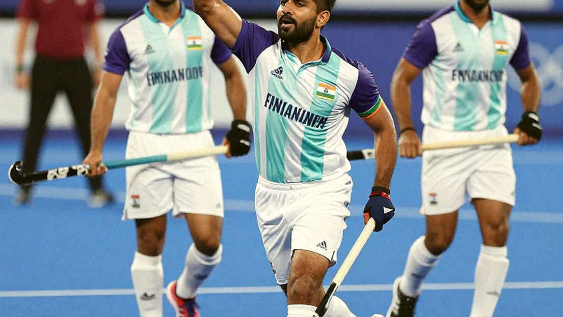 ৩২০ ক্যাপের দেওয়াল: সবিতা পুনিয়ার রেকর্ড আসলে কী মাপে